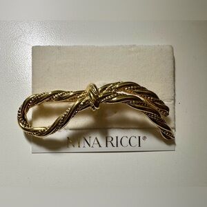 NINA RICCI BROOCH